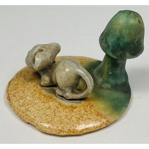 VTG 1.5" Miniature Ceramic Handpainted Mouse & Mushroom Figurine Tan Gray Green - Picture 2 of 4